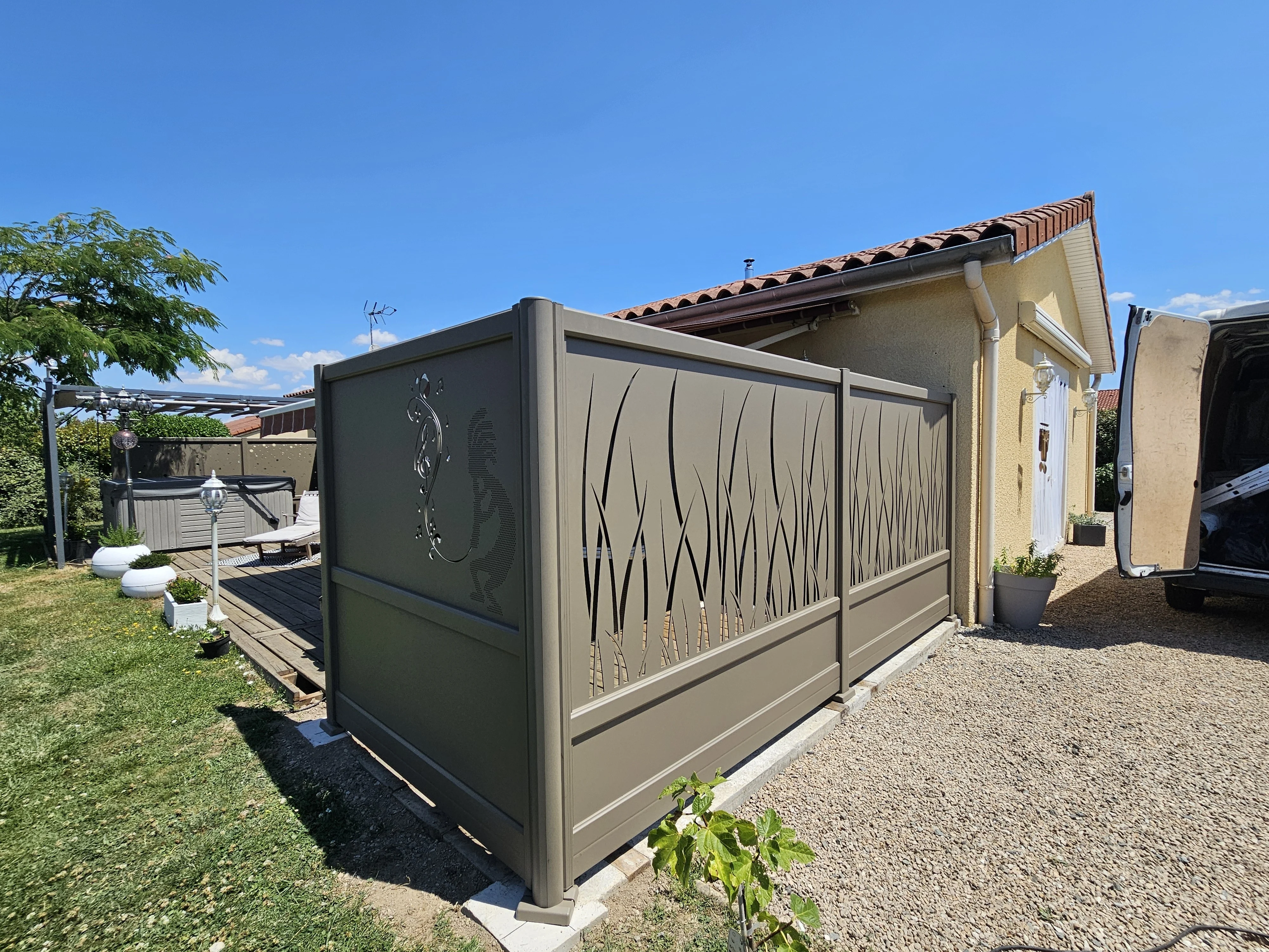 Brise vue motif kokopelli + herbe