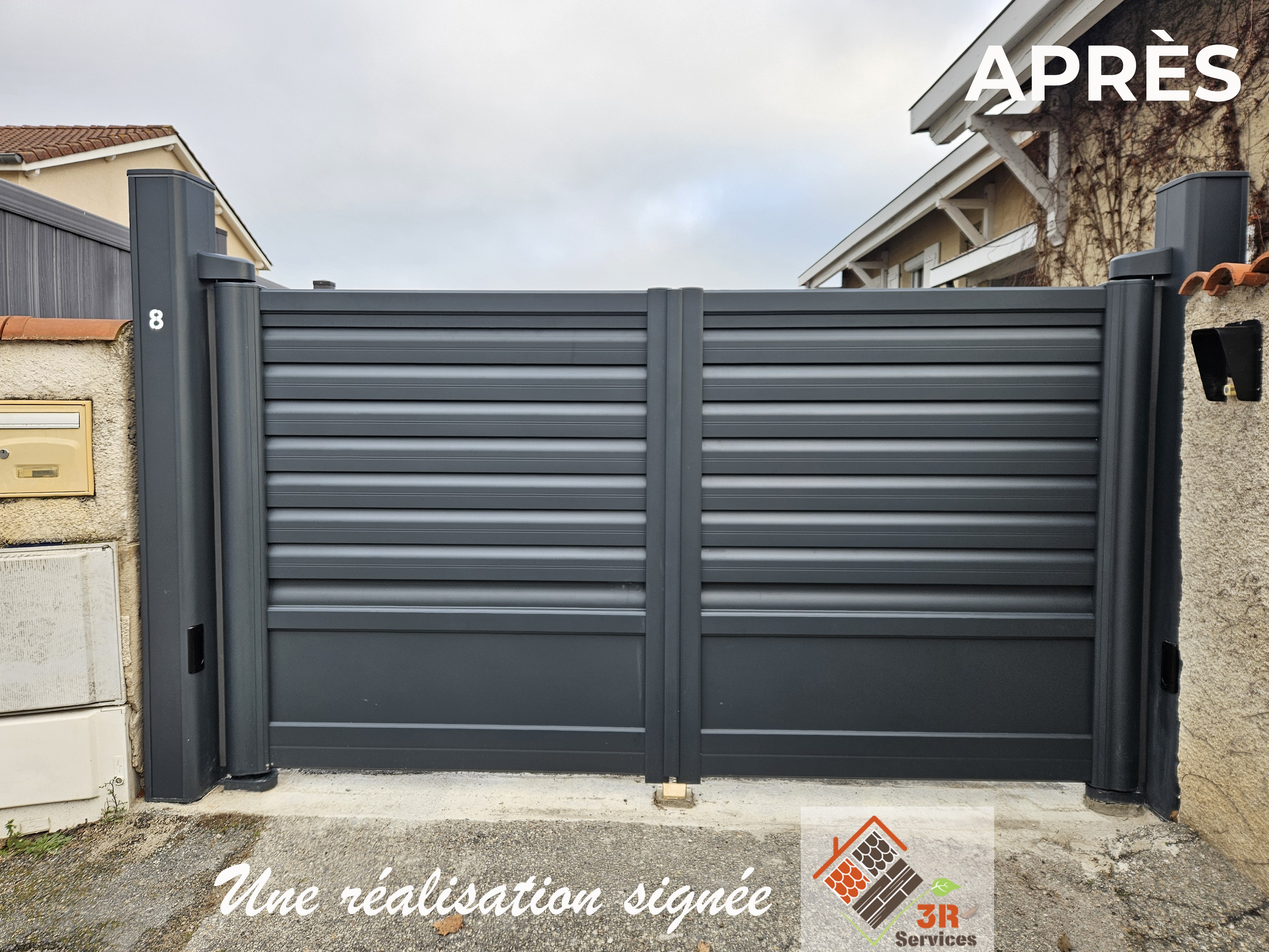 Portail aluminium veauche poteau led somfy