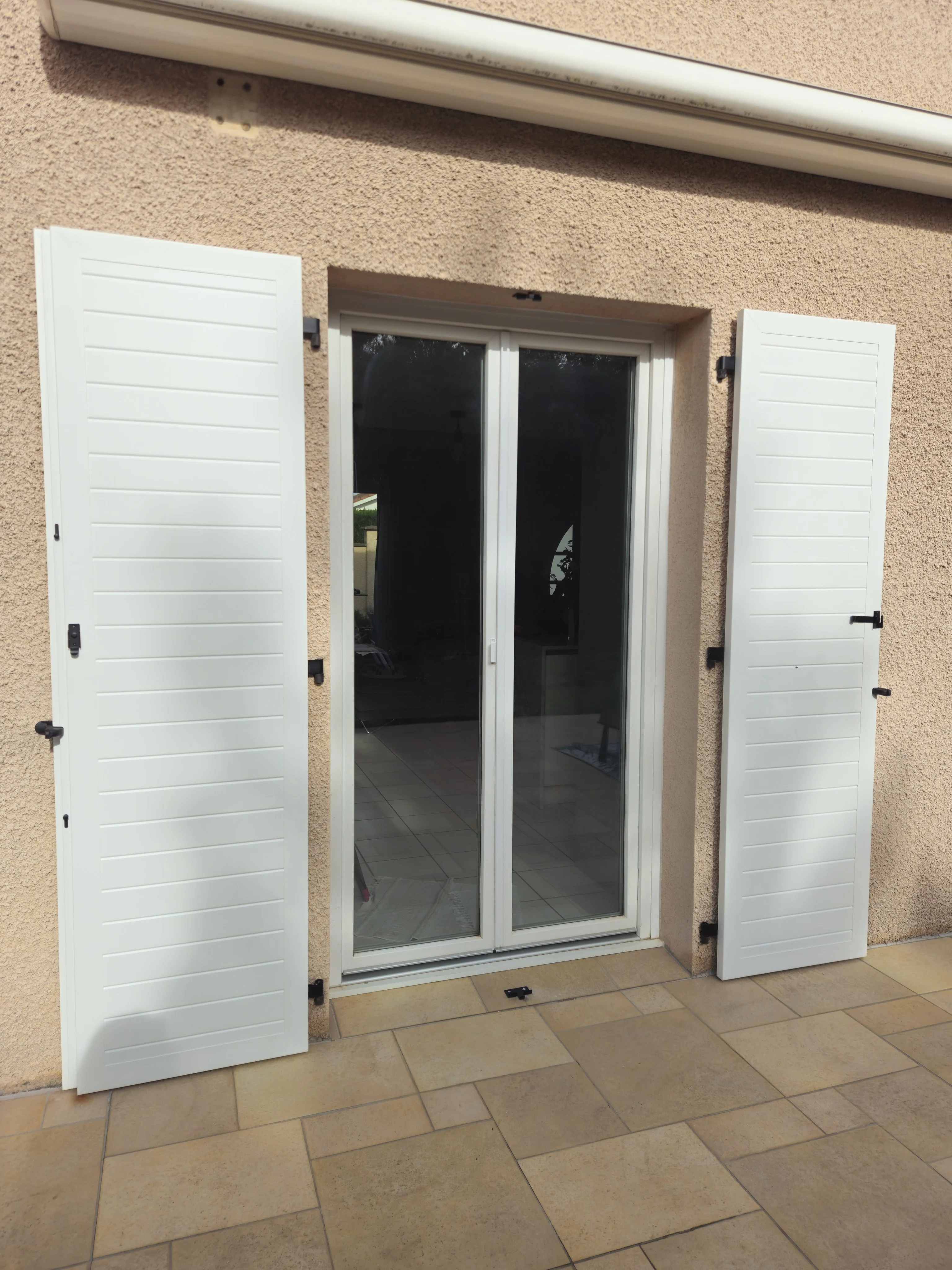 Volet battant aluminium isolant rainure horizontale veauche